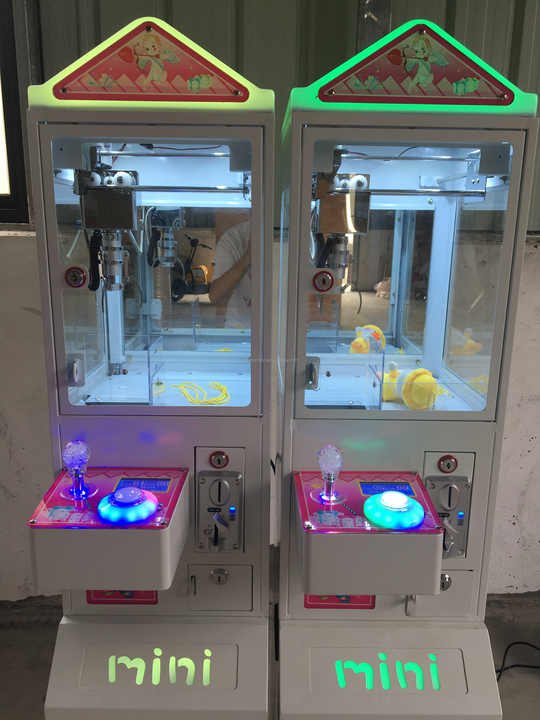 Mini Coin-Operated Mega Small  - Arcade Toy Claw Vending Machine reseña y precio